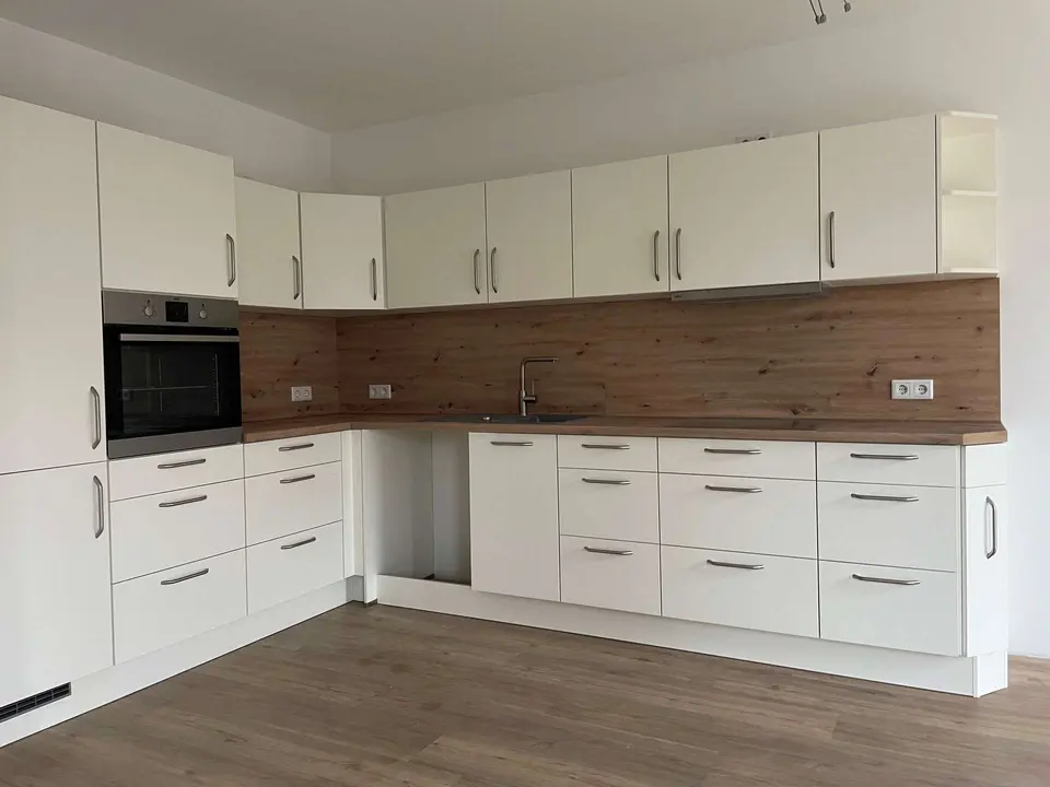2 Zimmer Wohnung mit 80 m² in Schwerin – Bild 1