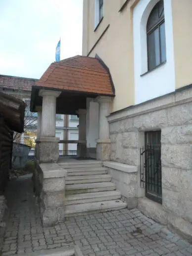 2 Zimmer Wohnung mit 67 m² in Plauen – Bild 3