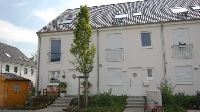 5 Zimmer Haus mit 133 m² in Düsseldorf – Bild 1