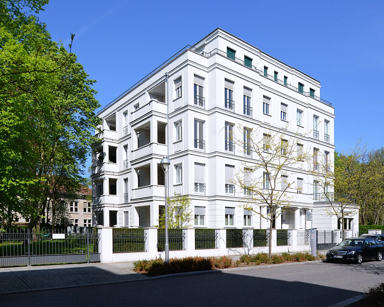 2 Zimmer Wohnung mit 76 m² in Berlin – Bild 1
