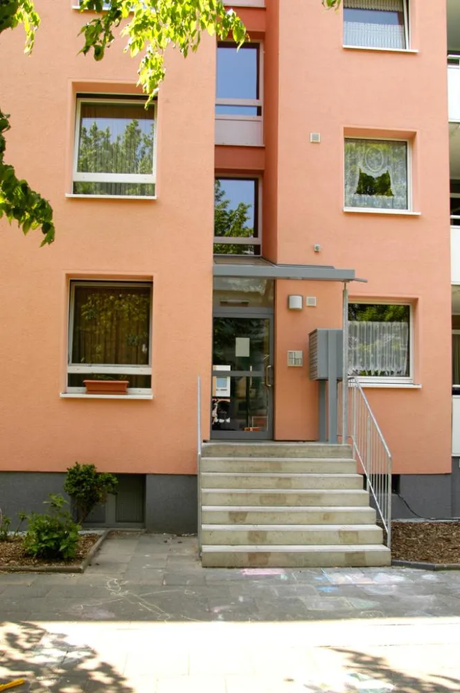 4 Zimmer Wohnung mit 70 m² in Duisburg – Bild 1