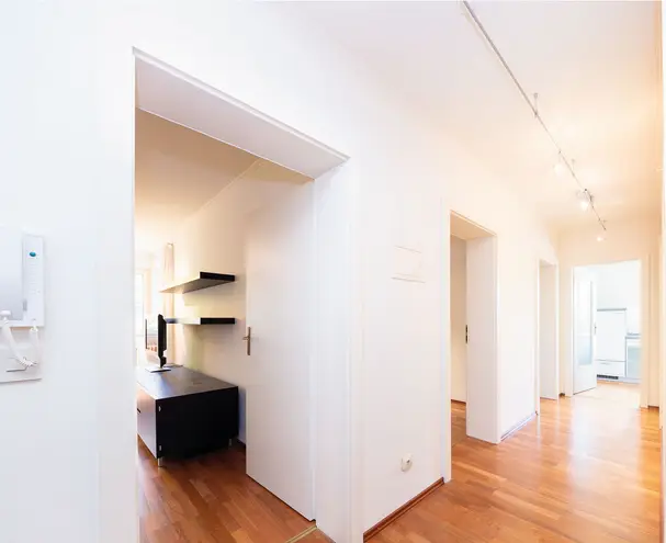 3 Zimmer Wohnung mit 65 m² in München – Bild 2