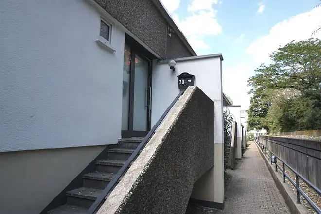 4 Zimmer Haus mit 120 m² in Neuss – Bild 1