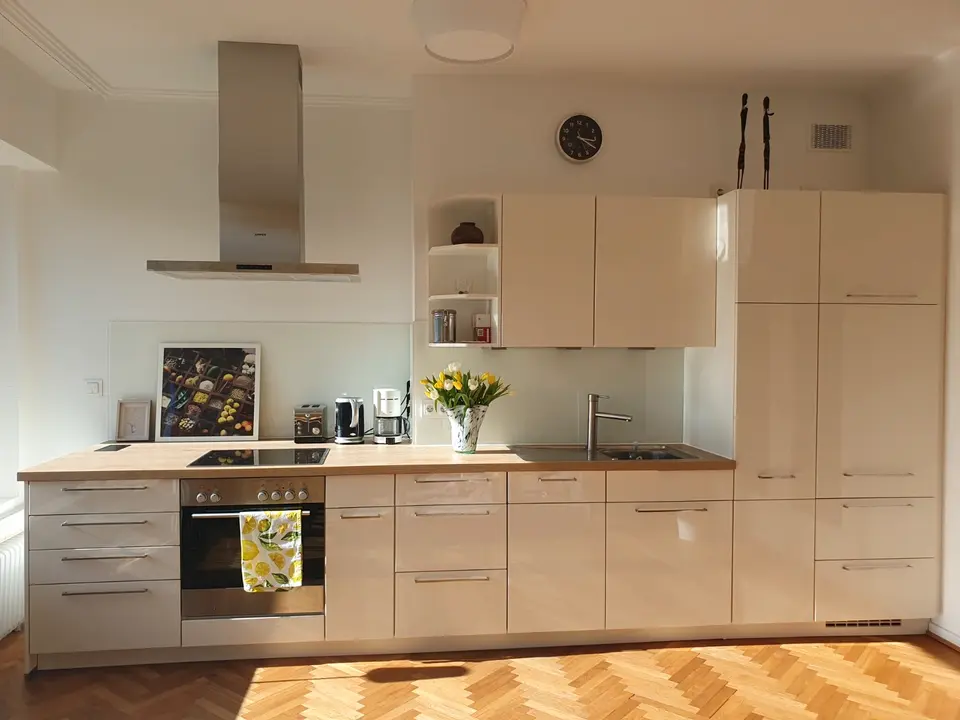 2 Zimmer Wohnung mit 65 m² in Bonn – Bild 2