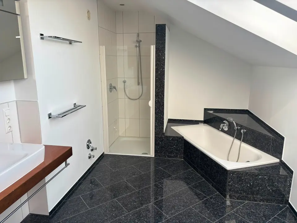 2 Zimmer Wohnung mit 99 m² in Brühl – Bild 3
