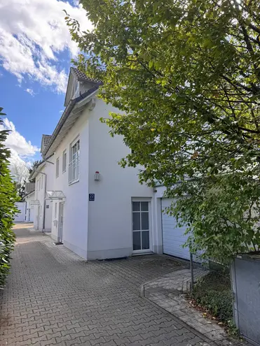 6 Zimmer Haus mit 180 m² in München – Bild 1
