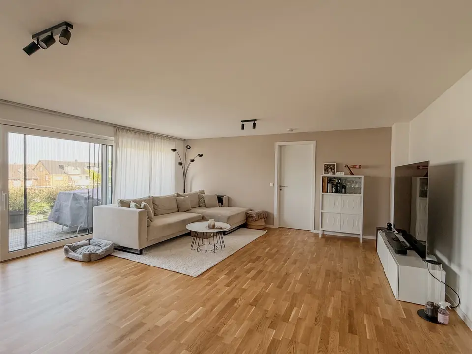 4 Zimmer Wohnung mit 128 m² in Bornheim – Bild 1