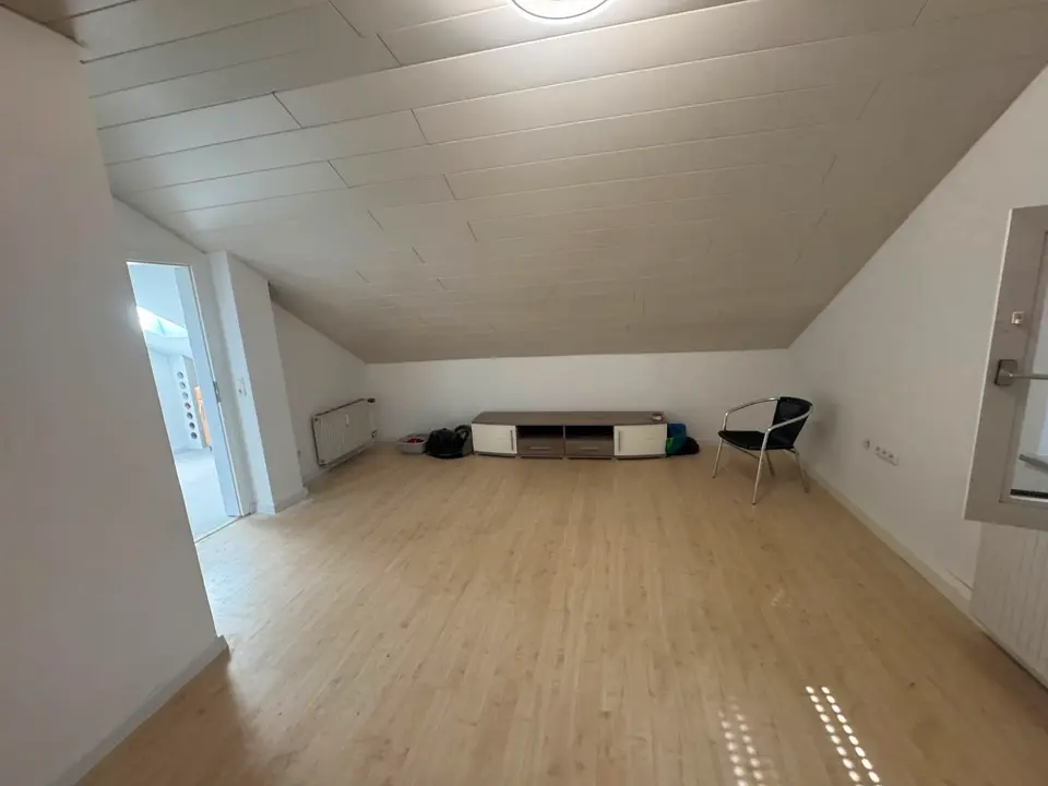2 Zimmer Wohnung mit 75 m² in Rüsselsheim am Main – Bild 1