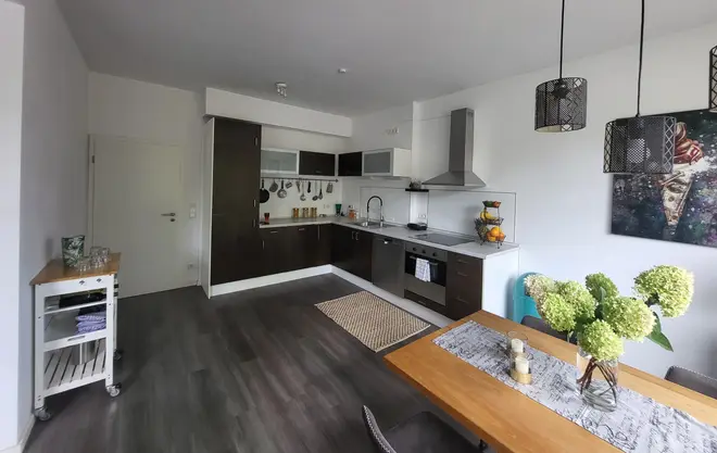 2 Zimmer Wohnung mit 82 m² in Düsseldorf – Bild 2