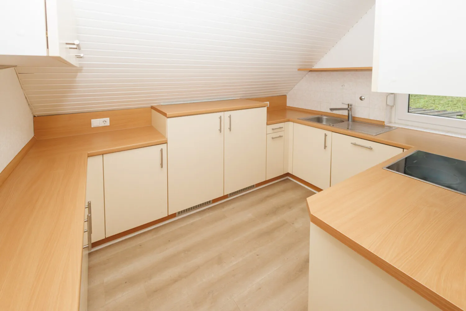 6 Zimmer Wohnung mit 100 m² in Koblenz – Bild 7