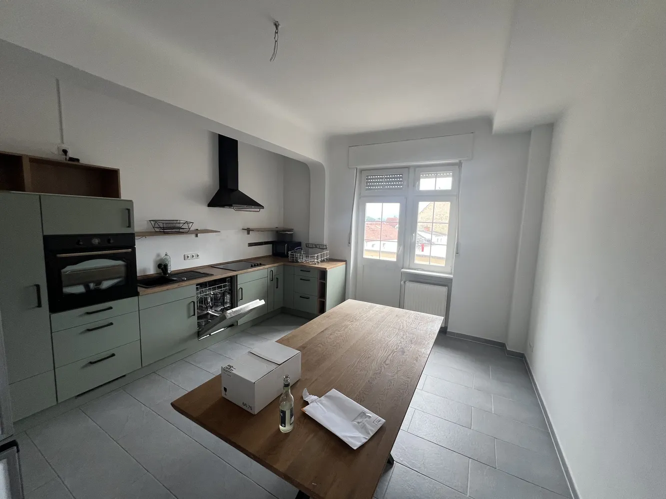 2 Zimmer Wohnung mit 100 m² in Wiesbaden – Bild 1