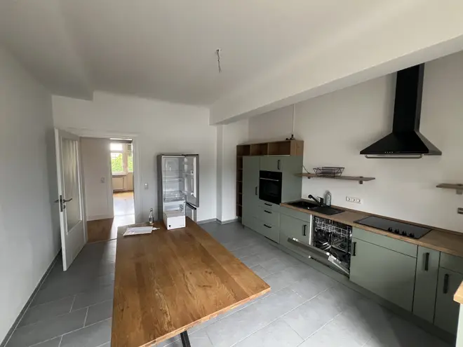 2 Zimmer Wohnung mit 100 m² in Wiesbaden – Bild 2