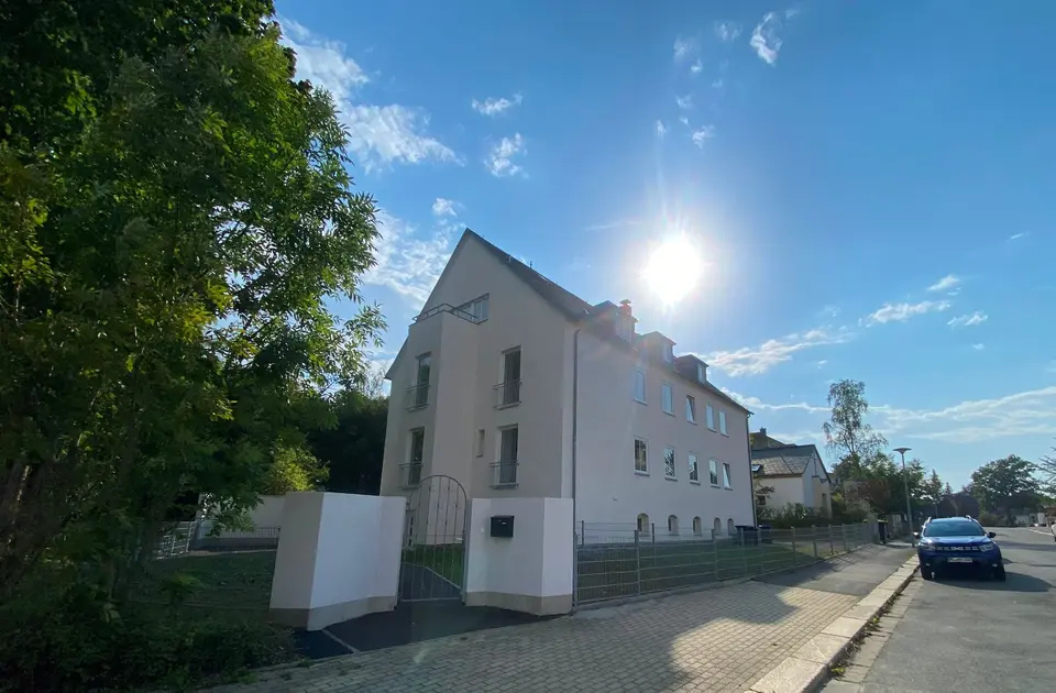 6 Zimmer Wohnung mit 145 m² in Plauen – Bild 1