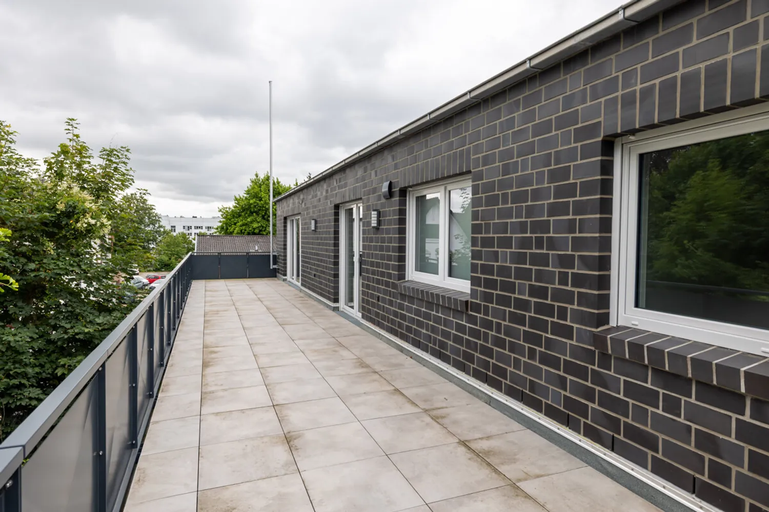 4 Zimmer Wohnung mit 137 m² in Delmenhorst – Bild 1