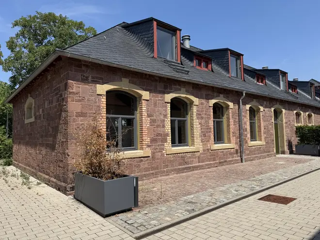 5 Zimmer Haus mit 294 m² in Karlsruhe – Bild 1