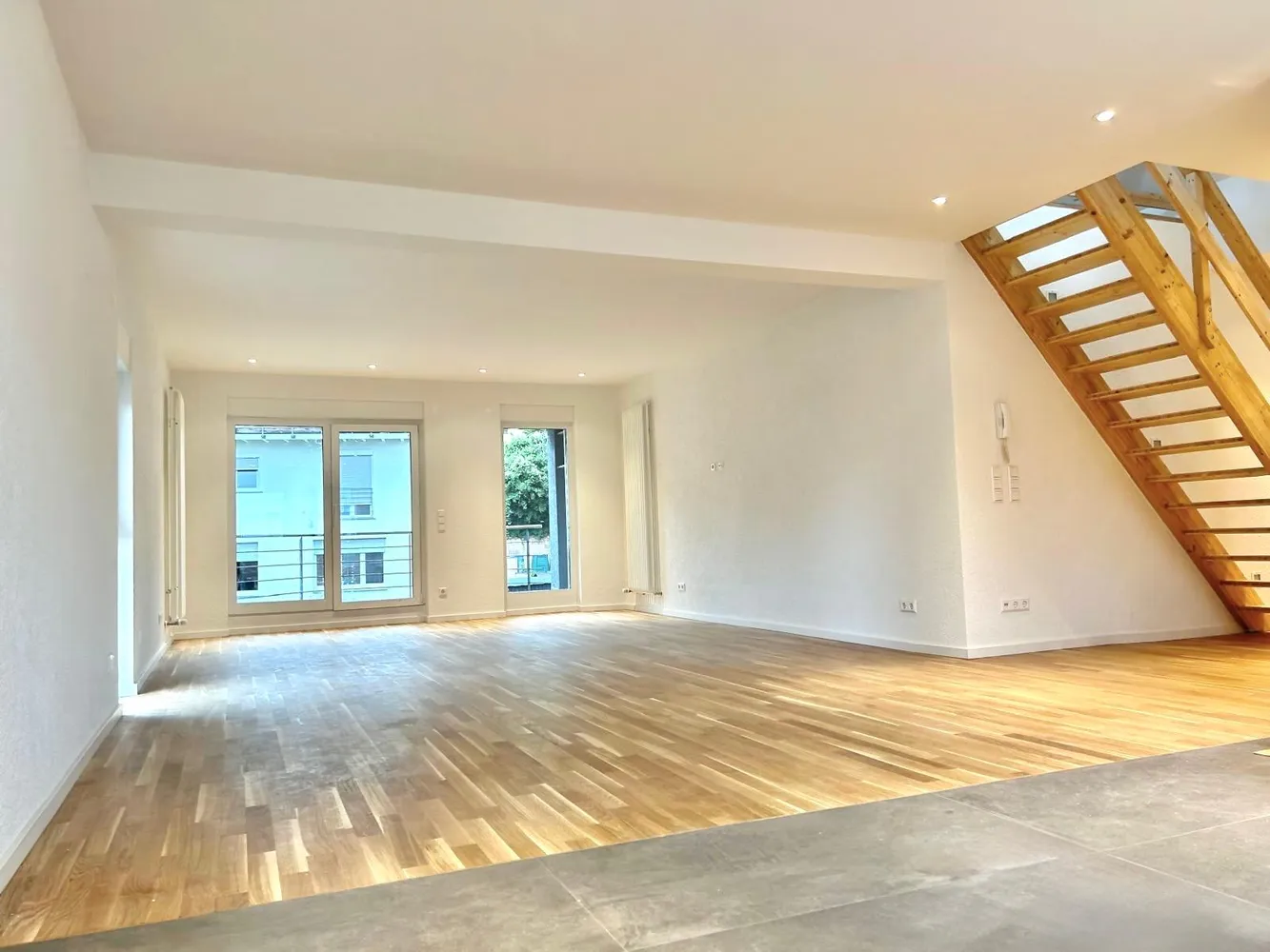 2 Zimmer Wohnung mit 120 m² in Stuttgart – Bild 1