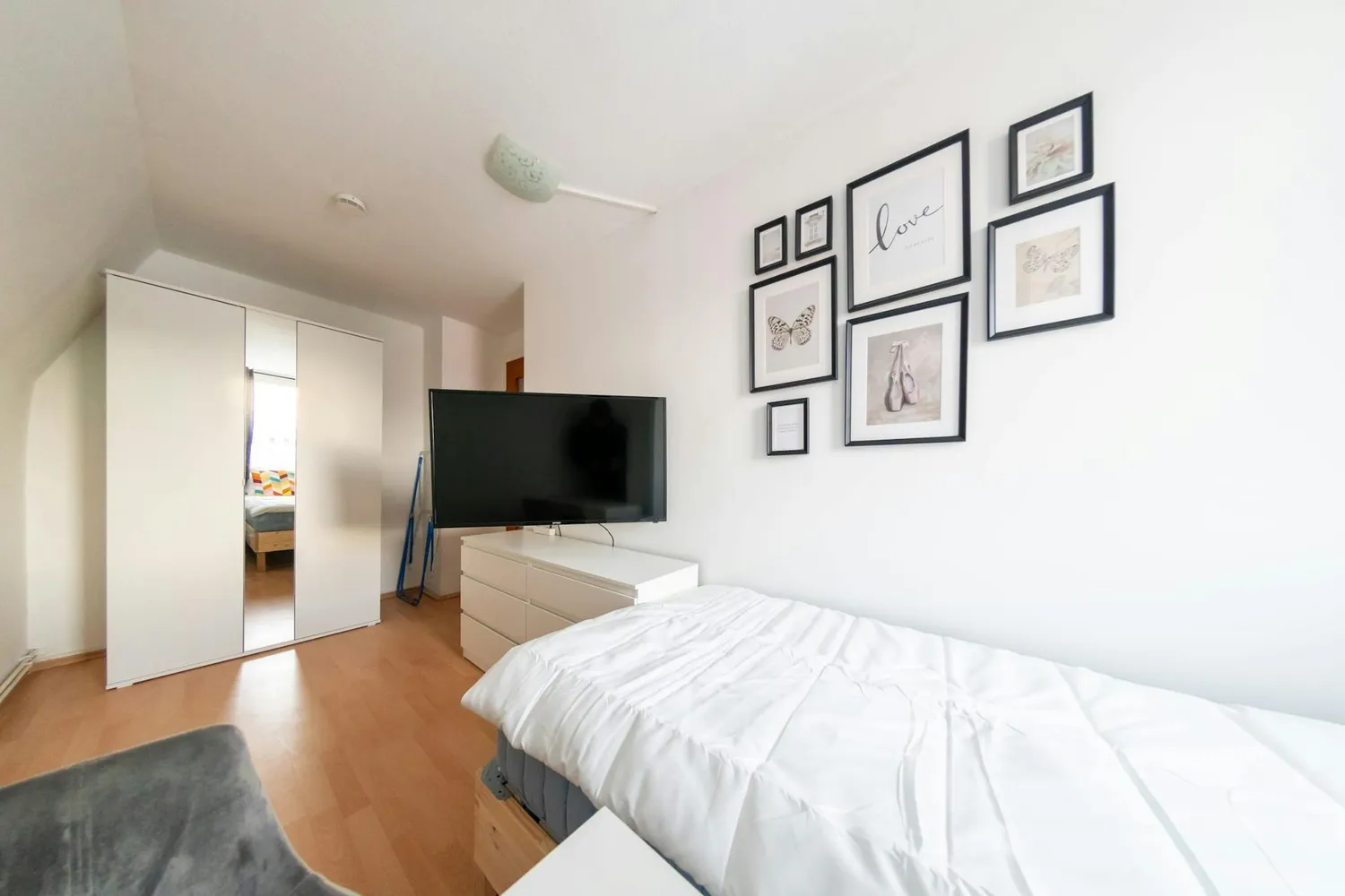 WG-Zimmer mit 11 m² in Frankfurt am Main – Bild 1