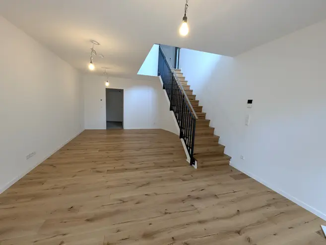 2 Zimmer Wohnung mit 84 m² in Karlsruhe – Bild 2