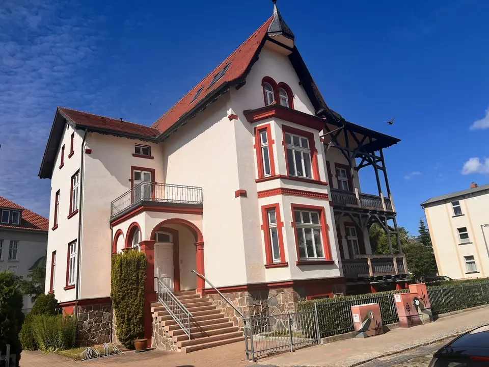 4 Zimmer Wohnung mit 133 m² in Neubrandenburg – Bild 1