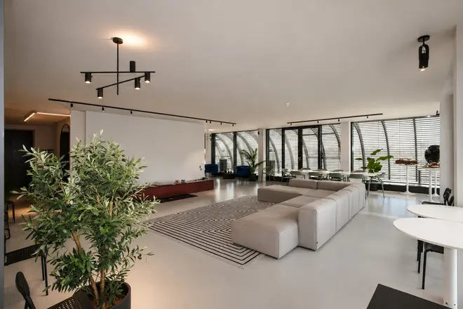 5 Zimmer Wohnung mit 335 m² in Berlin – Bild 2