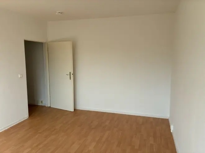 2 Zimmer Wohnung mit 42 m² in Halle (Saale) – Bild 2