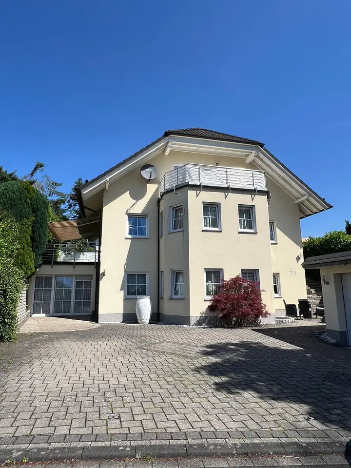 7 Zimmer Haus mit 240 m² in Siegen – Bild 3
