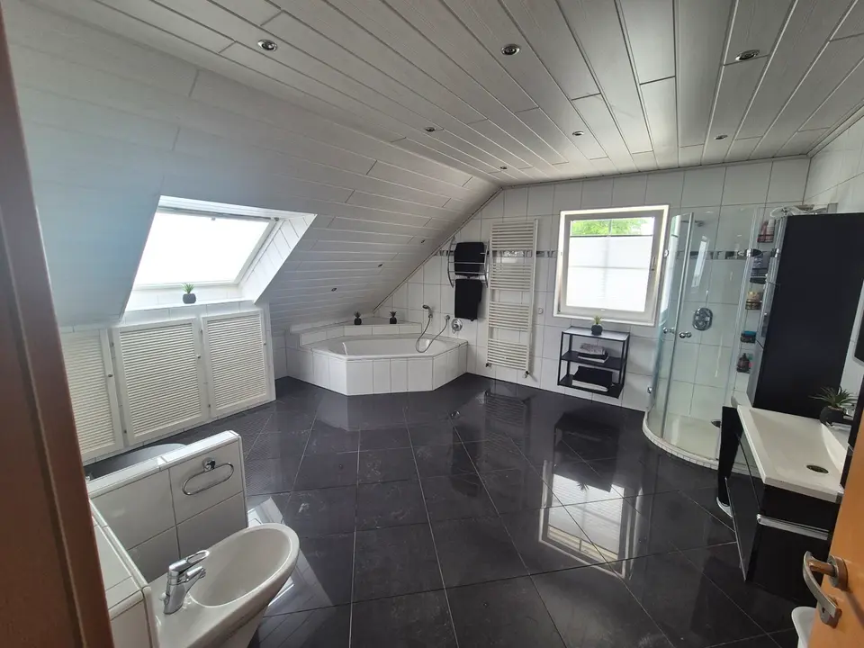 7 Zimmer Haus mit 240 m² in Siegen – Bild 7