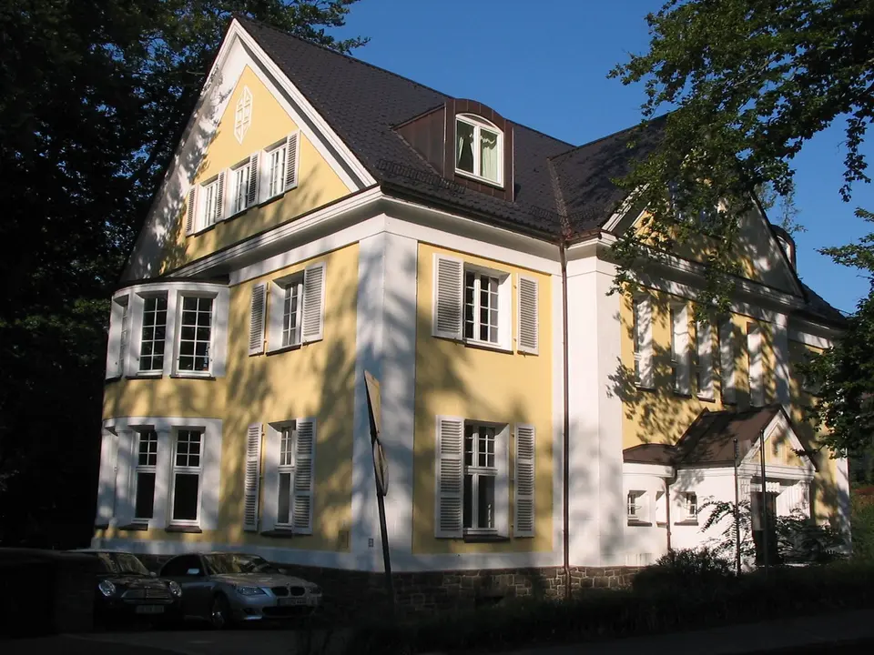 4 Zimmer Haus mit 190 m² in Siegen – Bild 1