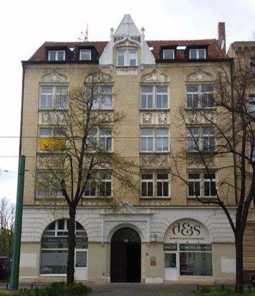 4 Zimmer Wohnung mit 100 m² in Halle (Saale) – Bild 1