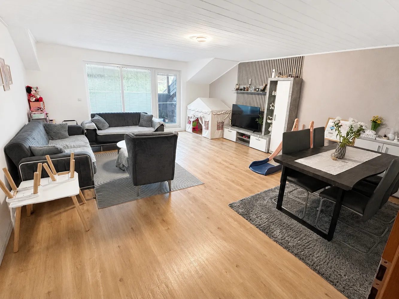 2 Zimmer Wohnung mit 70 m² in Leverkusen – Bild 1