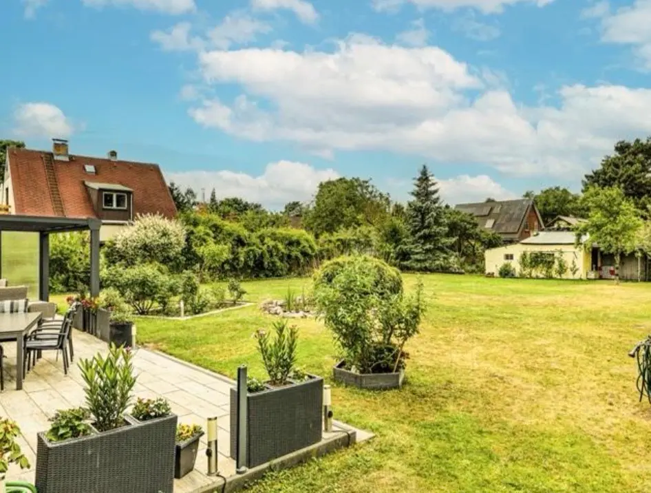 8 Zimmer Haus mit 218 m² in Berlin – Bild 3