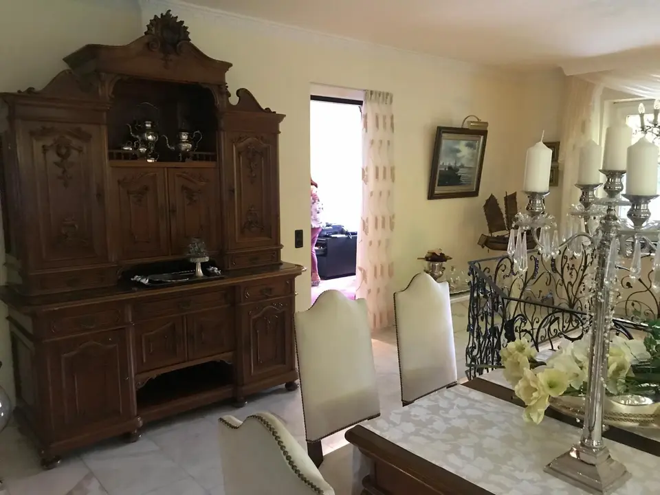 9 Zimmer Haus mit 280 m² in Nürnberg – Bild 2