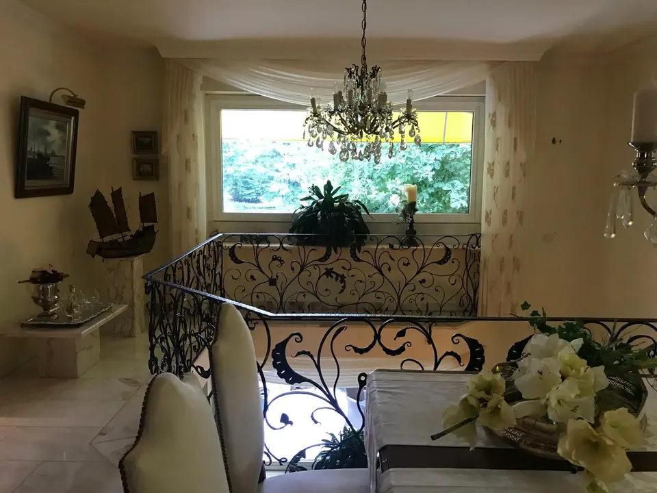 9 Zimmer Haus mit 280 m² in Nürnberg – Bild 3