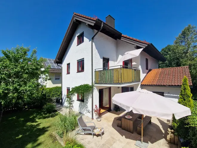 6 Zimmer Haus mit 165 m² in München – Bild 1